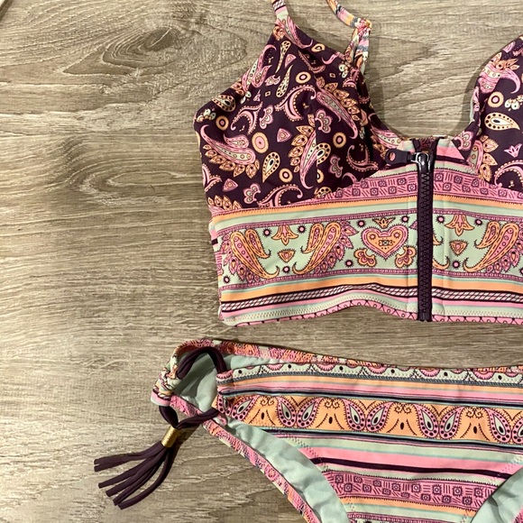 SOLD - Picture 2 of 4